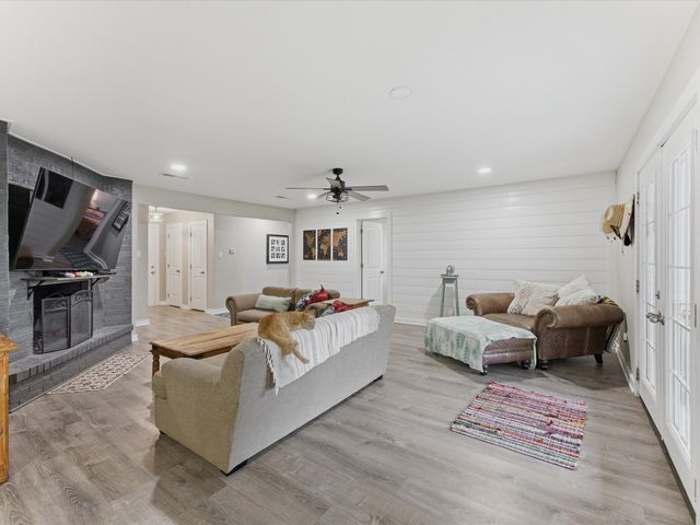 15720 W Highway 22, Blooming Grove, TX 76626