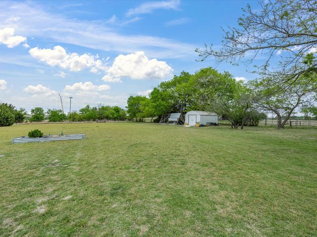 15720 W Highway 22, Blooming Grove, TX 76626