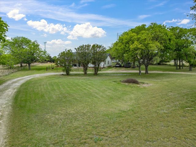 15720 W Highway 22, Blooming Grove, TX 76626