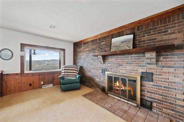 882 HIGHPOINT DRIVE, California, PA 15423