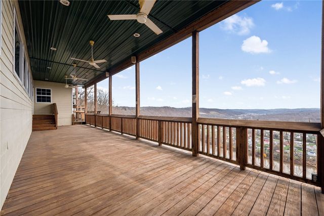 882 HIGHPOINT DRIVE, California, PA 15423