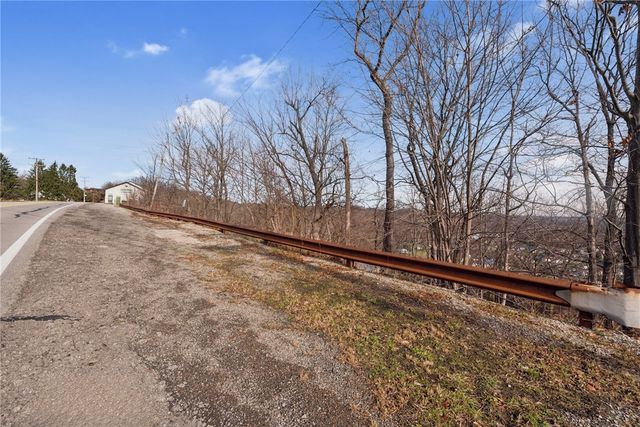 882 HIGHPOINT DRIVE, California, PA 15423