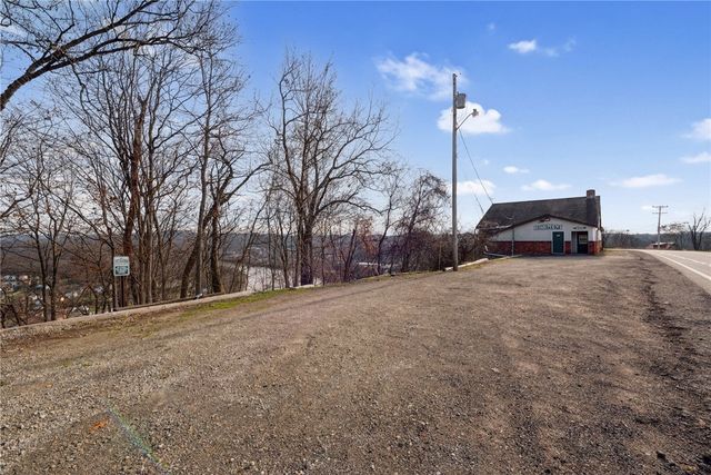 882 HIGHPOINT DRIVE, California, PA 15423