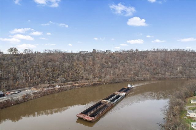 882 HIGHPOINT DRIVE, California, PA 15423