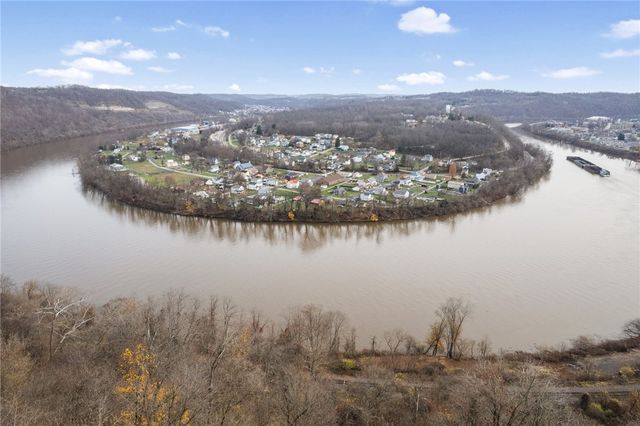 882 HIGHPOINT DRIVE, California, PA 15423