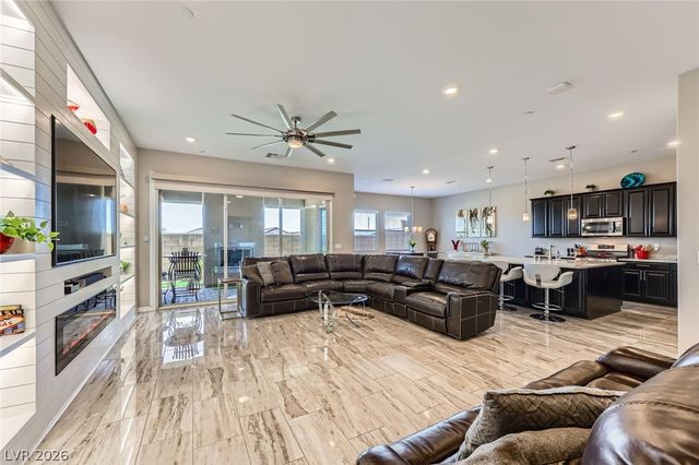 800 Rosewater Drive, Henderson, NV 89011