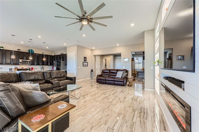 800 Rosewater Drive, Henderson, NV 89011