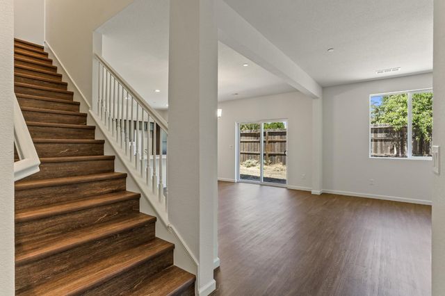 3265 Vermillion Dr, Stockton, CA 95206