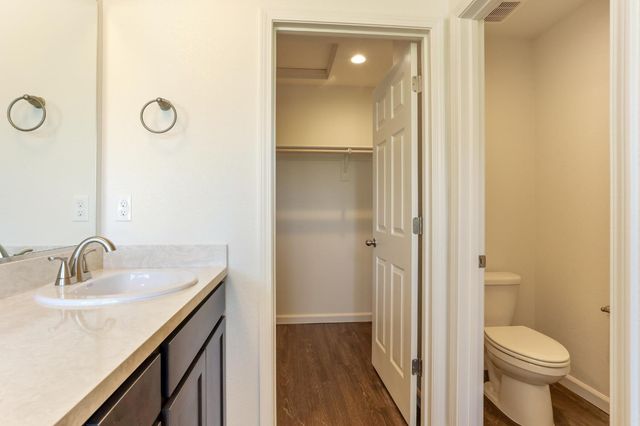 3265 Vermillion Dr, Stockton, CA 95206