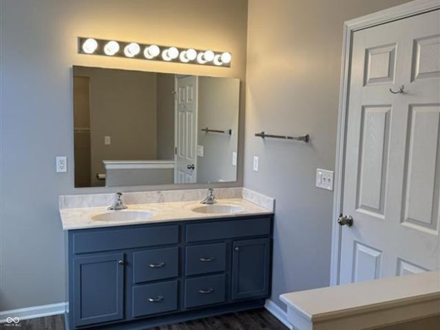 1050 Retford Drive, Westfield, IN 46074