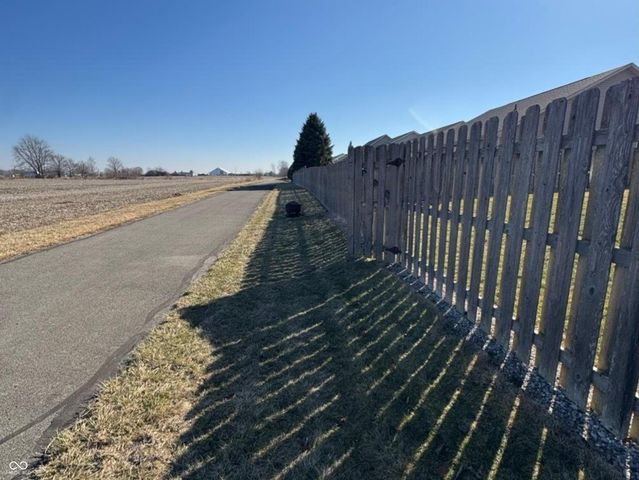 1050 Retford Drive, Westfield, IN 46074