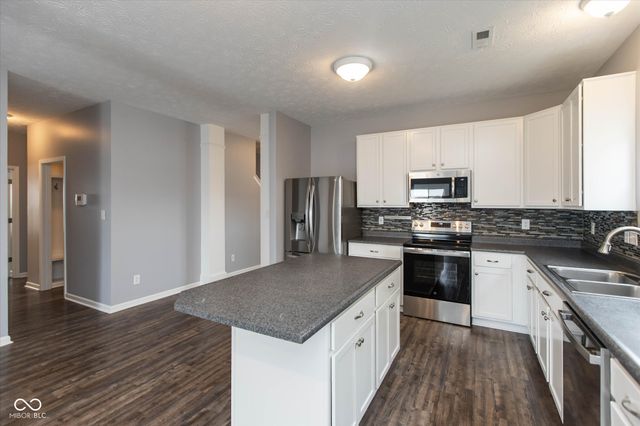 1050 Retford Drive, Westfield, IN 46074