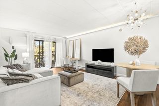 235 Winthrop St 2210, Medford, MA 02155