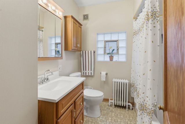 1843 Clinton Avenue, Berwyn, IL 60402