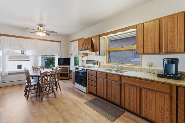 1843 Clinton Avenue, Berwyn, IL 60402