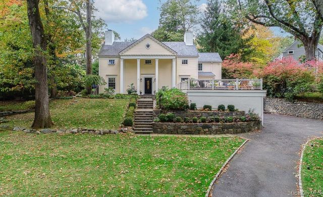 94 Round Hill Road, Scarsdale, NY 10583