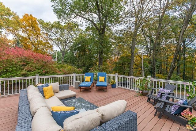 94 Round Hill Road, Scarsdale, NY 10583