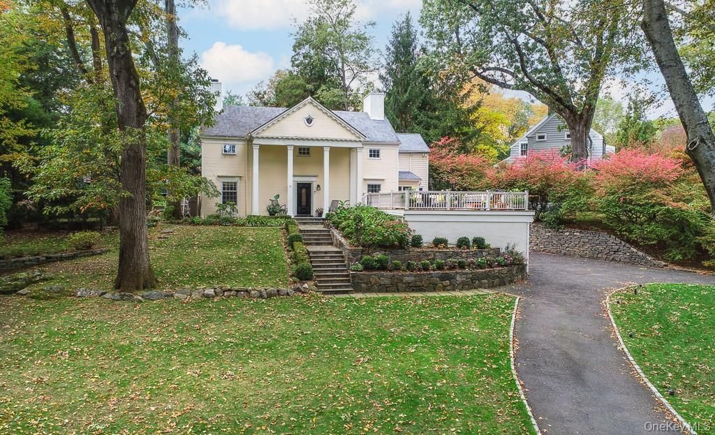 94 Round Hill Road, Scarsdale, NY 10583
