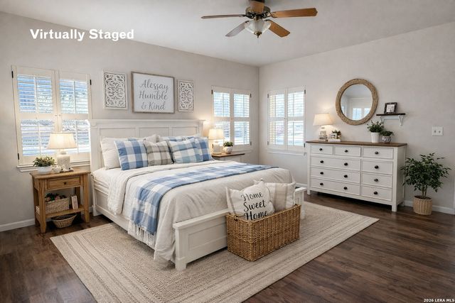 660 Oak Valley Dr, Kerrville, TX 78028