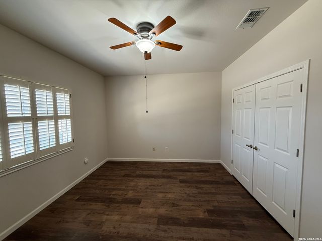 660 Oak Valley Dr, Kerrville, TX 78028