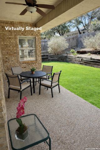 660 Oak Valley Dr, Kerrville, TX 78028