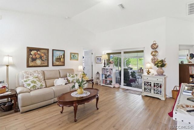 4368 E Ravenna Street, Inverness, FL 34453