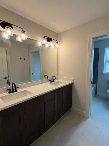 490 Talbots Woods DRIVE, Dousman, WI 53118