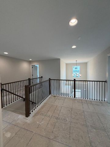 490 Talbots Woods DRIVE, Dousman, WI 53118