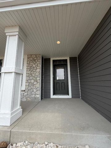 490 Talbots Woods DRIVE, Dousman, WI 53118