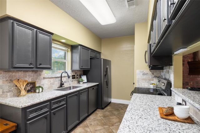 1102 Spring Branch Drive, Baytown, TX 77523