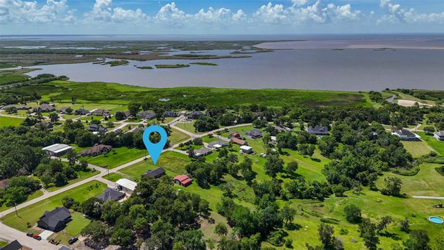 1102 Spring Branch Drive, Baytown, TX 77523