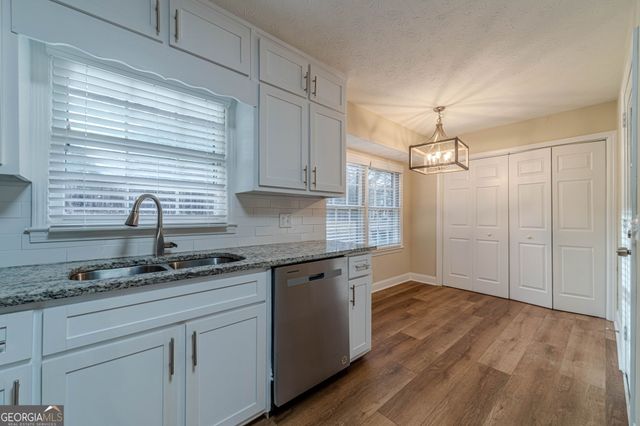 2710 Broadnax Mill, Loganville, GA 30052