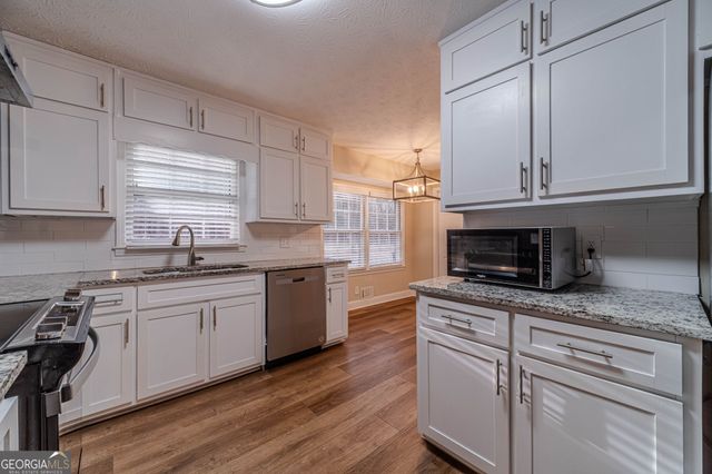 2710 Broadnax Mill, Loganville, GA 30052