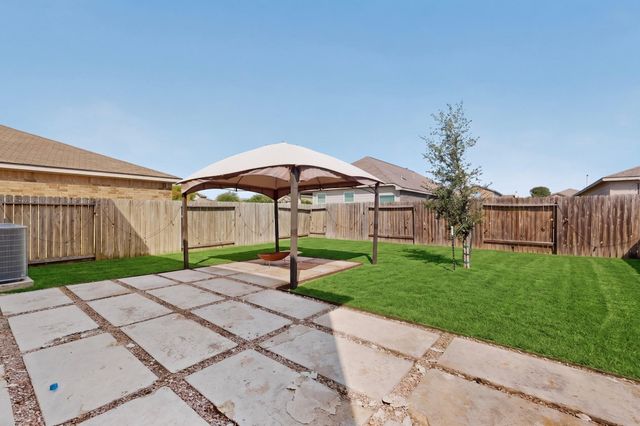 1382 Breanna LN, Kyle, TX 78640