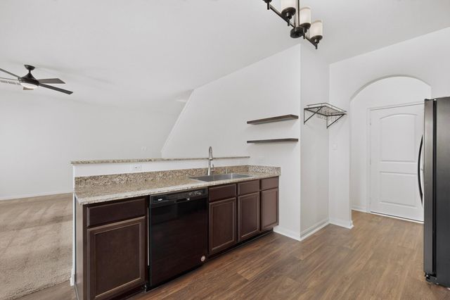 1382 Breanna LN, Kyle, TX 78640