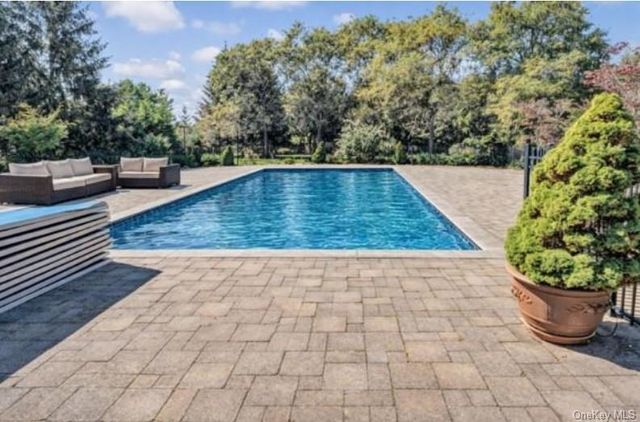 2 Herrels Circle, Melville, NY 11747
