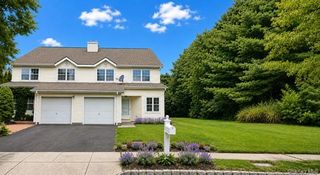 2 Herrels Circle, Melville, NY 11747