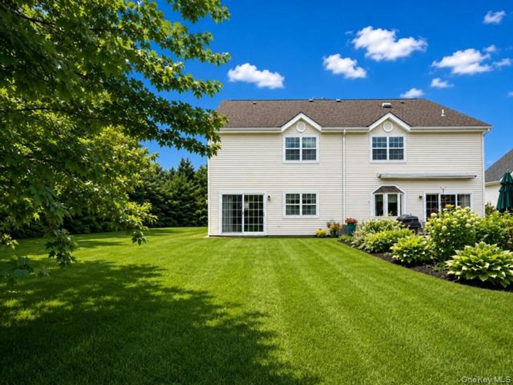 2 Herrels Circle, Melville, NY 11747 — photo 2