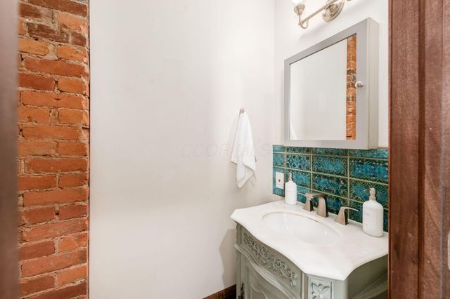 870 Oakwood Avenue, Columbus, OH 43206
