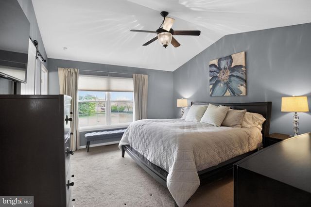 8 HERON POINTE CT, Marlton, NJ 08053