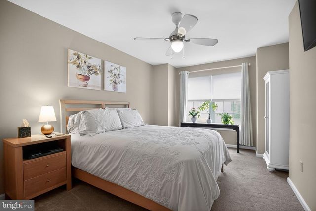 8 HERON POINTE CT, Marlton, NJ 08053