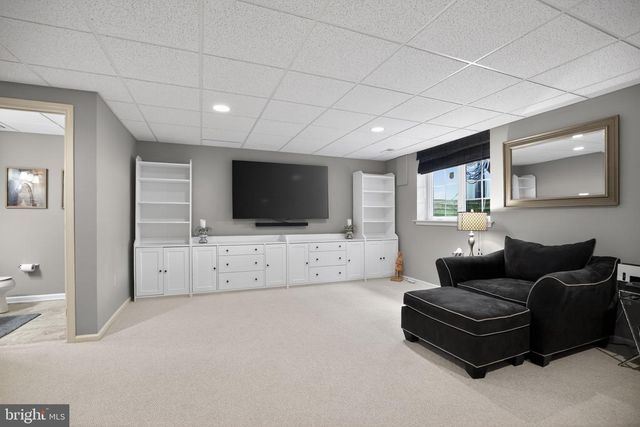 8 HERON POINTE CT, Marlton, NJ 08053