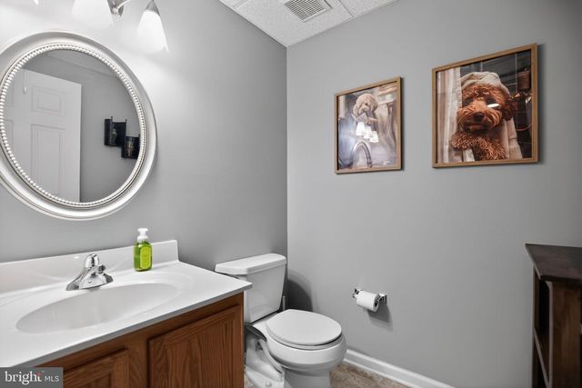 8 HERON POINTE CT, Marlton, NJ 08053