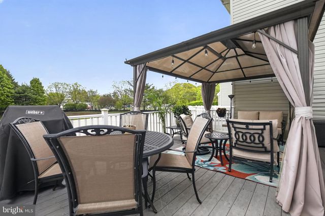 8 HERON POINTE CT, Marlton, NJ 08053