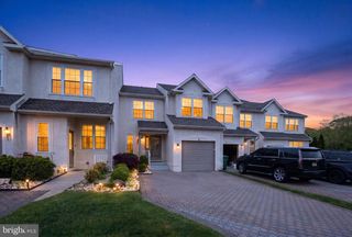 8 HERON POINTE CT, Marlton, NJ 08053