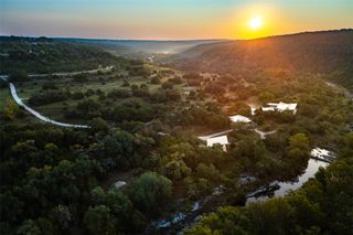 670 Red Hawk RD, Wimberley, TX 78676
