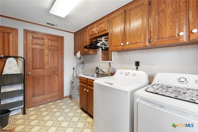 124 Old Mission Road, Kempner, TX 76539