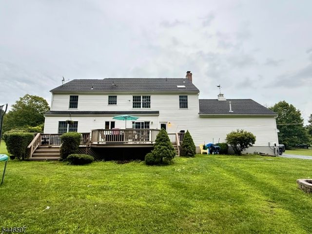 17 Sanford Rd, Mount Olive Twp., NJ 07828