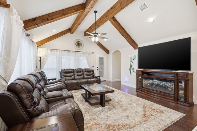 313 Bluebell Drive, Glenn Heights, TX 75154