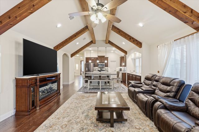 313 Bluebell Drive, Glenn Heights, TX 75154
